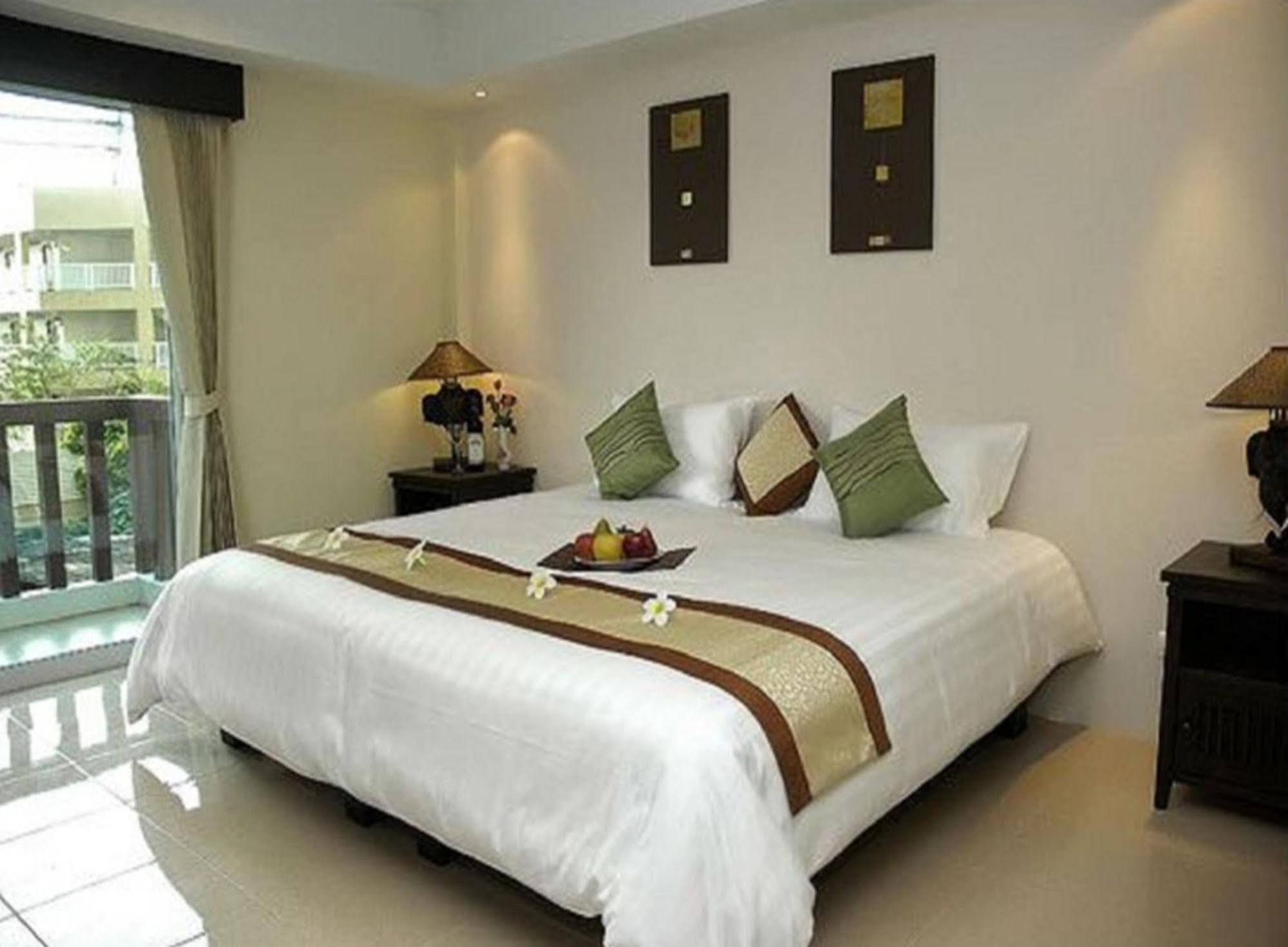 My Hotel - Sha Extra Plus Patong Exterior foto